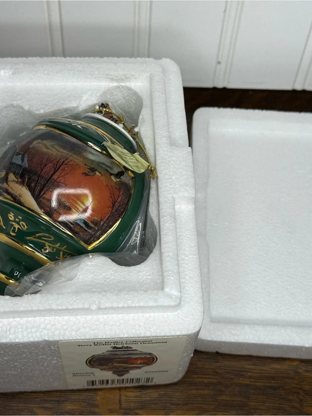 The Hadley Collection Terry Redlin Heirloom Ornament #2022259- Sharing Season 1